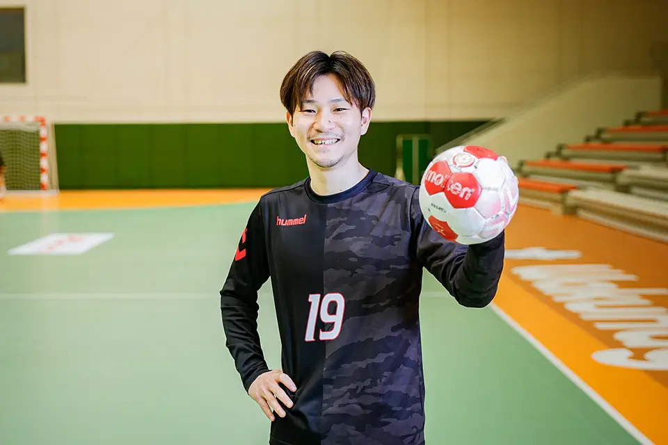 ボールを持つ後藤選手