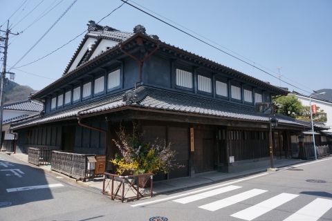 三楽荘