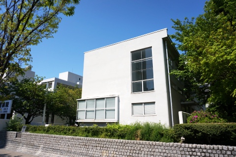 広島逓信病院旧外来棟