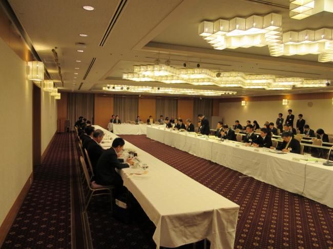 T:X議会事務局議会事務局秘書課HP用写真H28年度H28年11月H2国会議員への施策提案③国会議員への施策提案.JPG