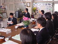 研究協議の様子