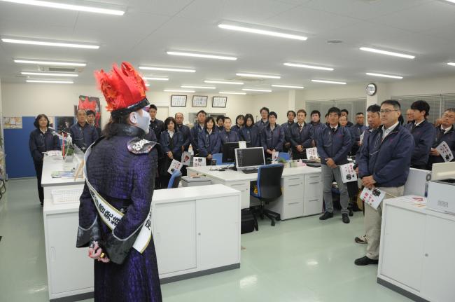 デーモン閣下による社員への激励