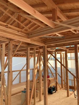 県産材を使用した木造住宅 建設中の内観2