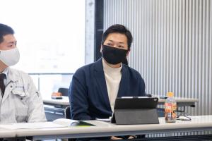 藤岡秀行氏写真