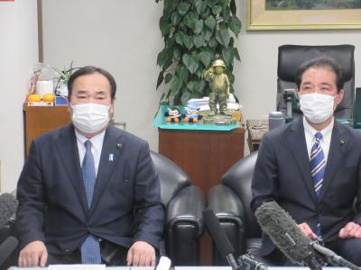 記者会見