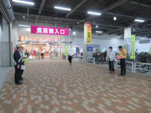 1階募金活動の様子