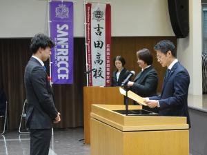 上松俊貴選手