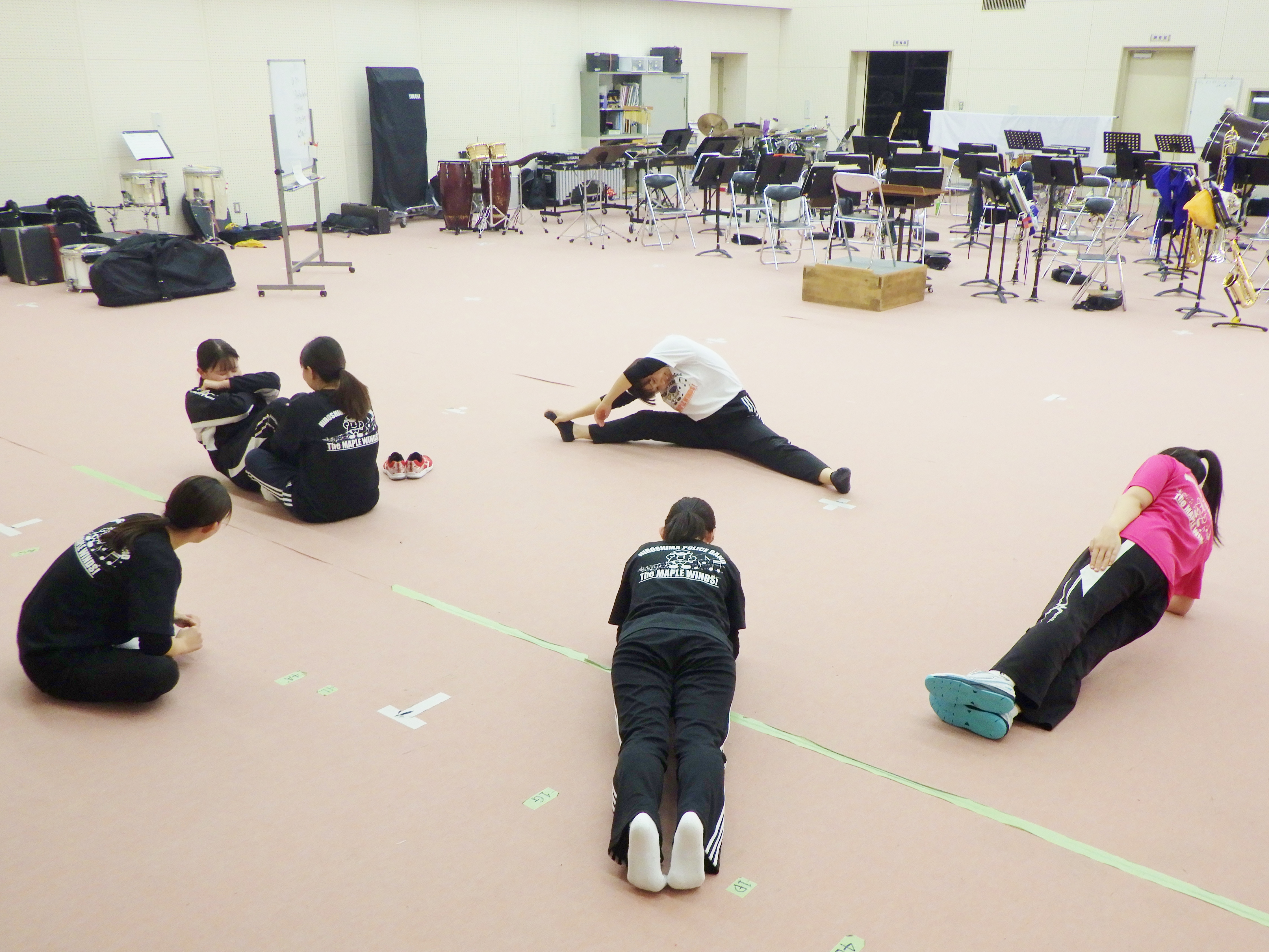 筋トレストレッチをする様子