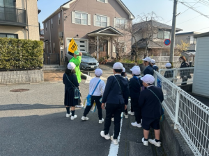 街①