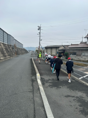 街①