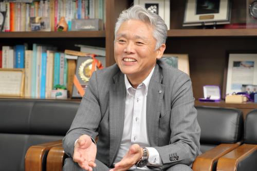 眞継さん