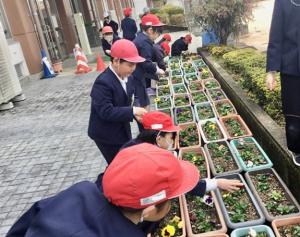 八重小学校