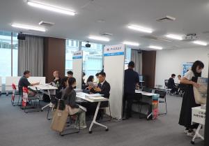 ブース出展会場1