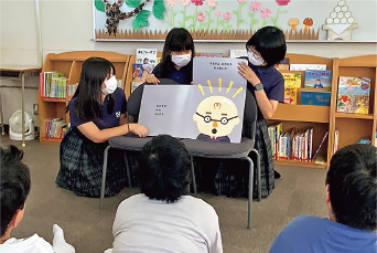 福山北特別支援学校の読み聞かせの様子