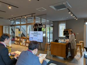 広島アルミニウム工業の事例紹介の様子