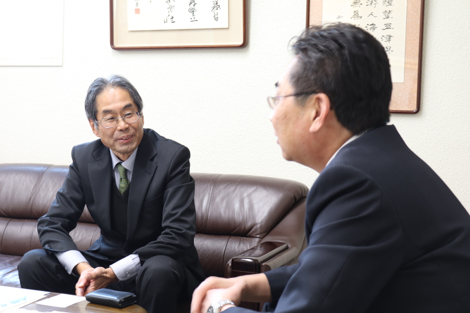 南場校長先生から学校概要の説明を受ける河田委員