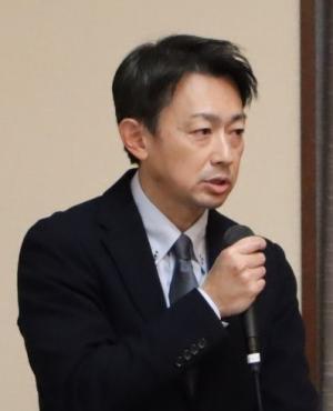 情報官