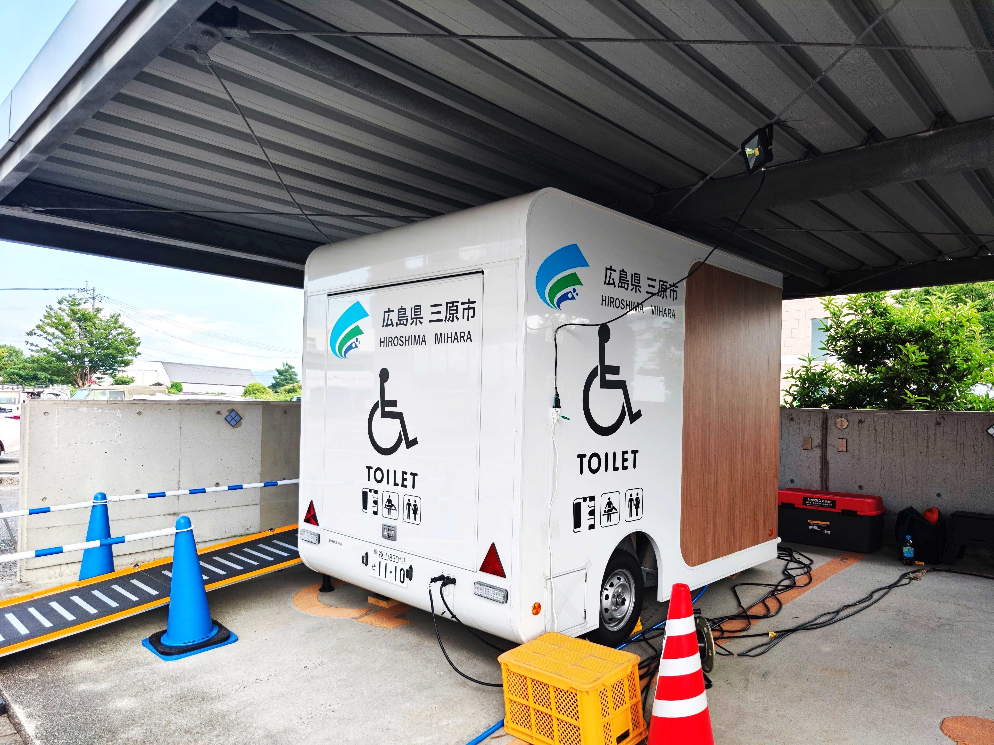 トイレトレーラー